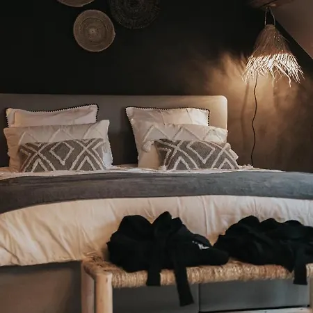 ゲストハウス Pause Cachee 4*