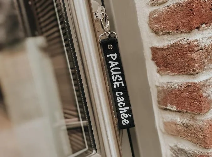 Pause Cachee בית הארחה